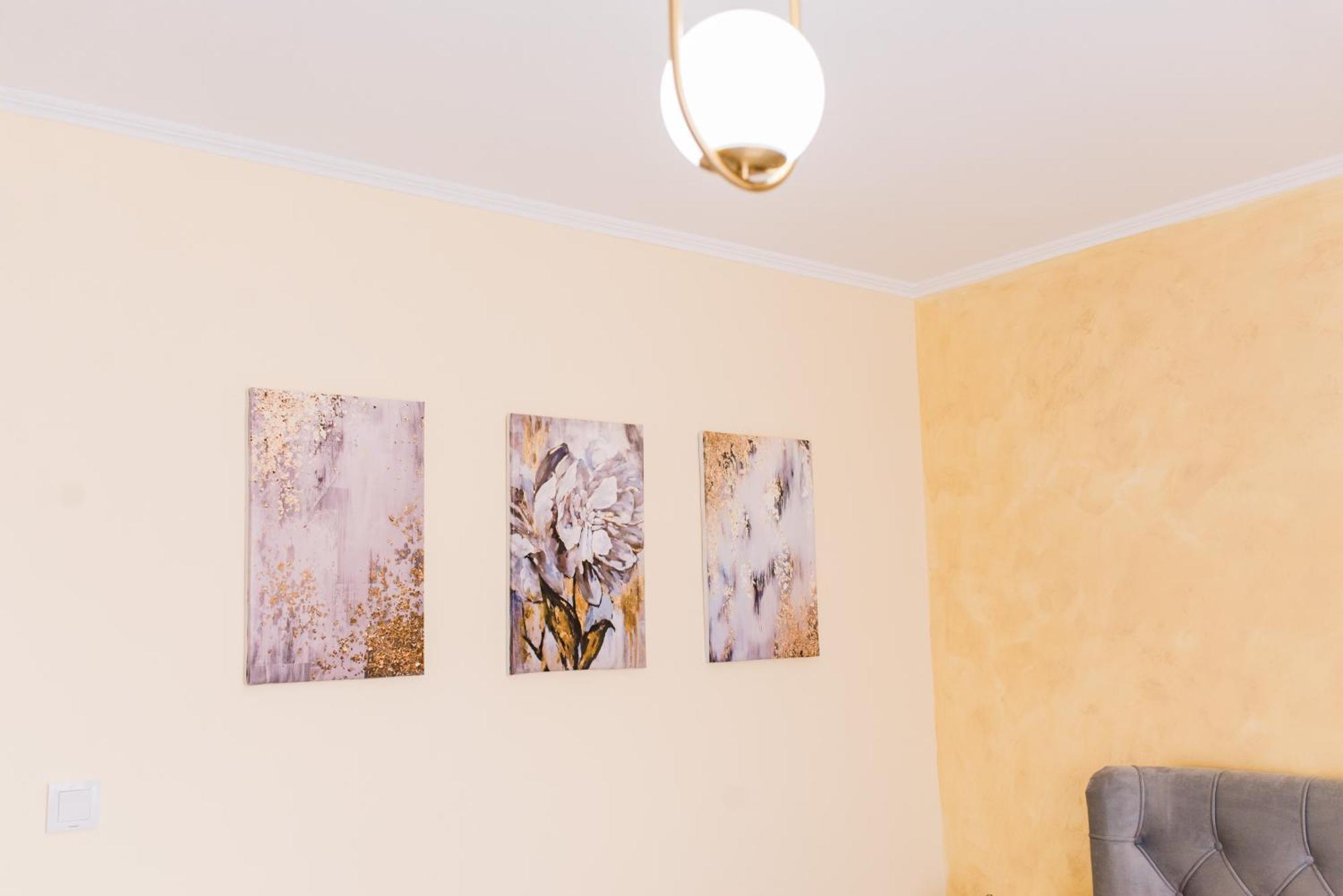 Central White Apartment Satu Mare Exterior foto